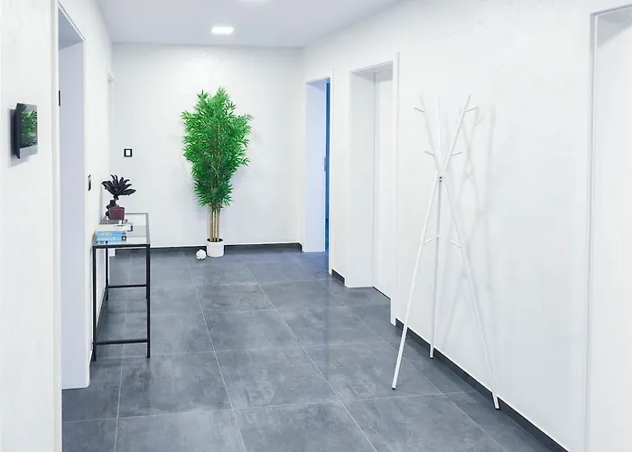 Daire Alfa Einzelzimmer Teekueche Porsche Bosch L Gemeinschaftsbad Wifi Smarttv L Single With Kitchenette And Shared Bathroom Bs21a10 Stuttgart