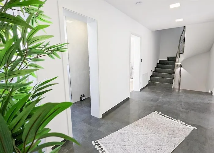 Alfa Einzelzimmer Teekueche Porsche Bosch L Gemeinschaftsbad Wifi Smarttv L Single With Kitchenette And Shared Bathroom Bs21a10 *