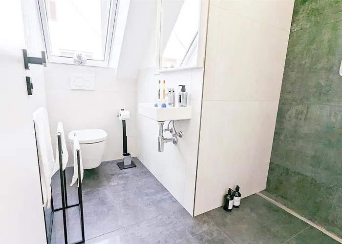 Alfa Einzelzimmer Teekueche Porsche Bosch L Gemeinschaftsbad Wifi Smarttv L Single With Kitchenette And Shared Bathroom Bs21a10 *