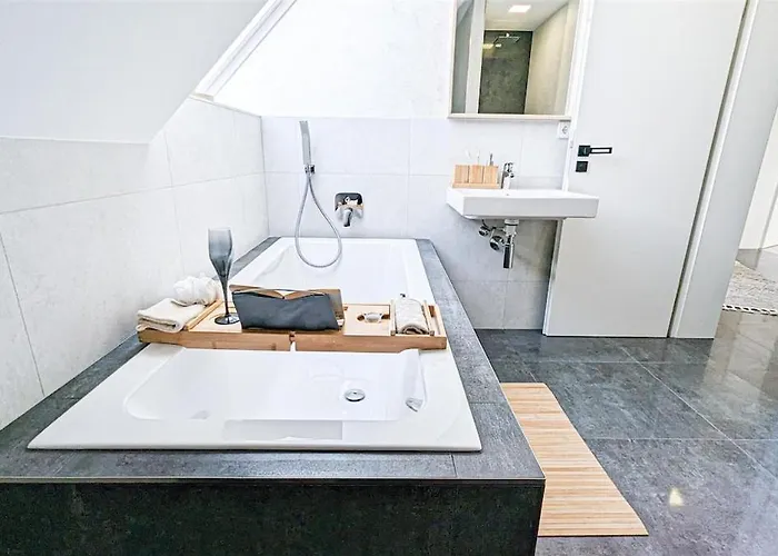 Alfa Einzelzimmer Teekueche Porsche Bosch L Gemeinschaftsbad Wifi Smarttv L Single With Kitchenette And Shared Bathroom Bs21a10 * Stuttgart