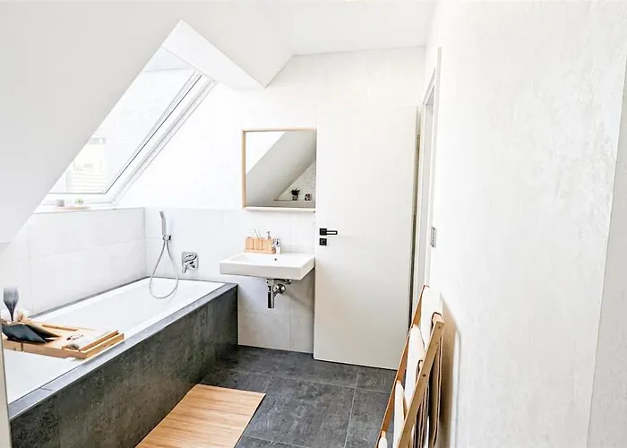 Alfa Einzelzimmer Teekueche Porsche Bosch L Gemeinschaftsbad Wifi Smarttv L Single With Kitchenette And Shared Bathroom Bs21a10 Daire