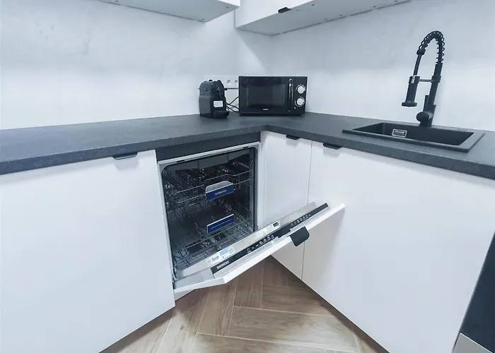 Alfa Einzelzimmer Teekueche Porsche Bosch L Gemeinschaftsbad Wifi Smarttv L Single With Kitchenette And Shared Bathroom Bs21a10 Daire