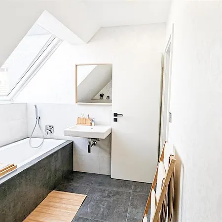 Alfa Einzelzimmer Teeküche Porsche Bosch L Gemeinschaftsbad Wifi Smarttv L Single With Kitchenette&shared Bathroom Bs21a10 Apartamento