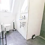 Alfa Einzelzimmer Teeküche Porsche Bosch L Gemeinschaftsbad Wifi Smarttv L Single With Kitchenette&shared Bathroom Bs21a10 *