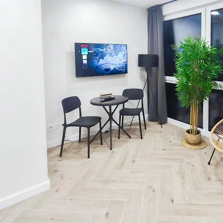 Alfa Einzelzimmer Teeküche Porsche Bosch L Gemeinschaftsbad Wifi Smarttv L Single With Kitchenette&shared Bathroom Bs21a10 Apartment *