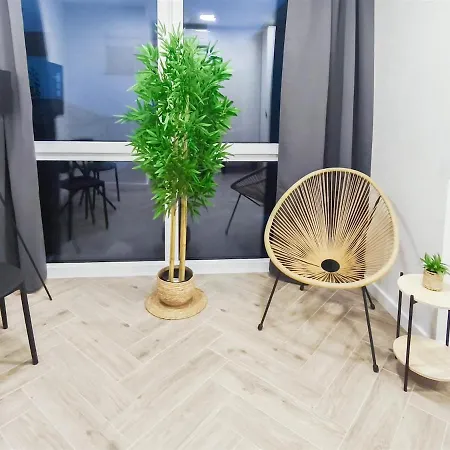 Alfa Einzelzimmer Teeküche Porsche Bosch L Gemeinschaftsbad Wifi Smarttv L Single With Kitchenette&shared Bathroom Bs21a10 *