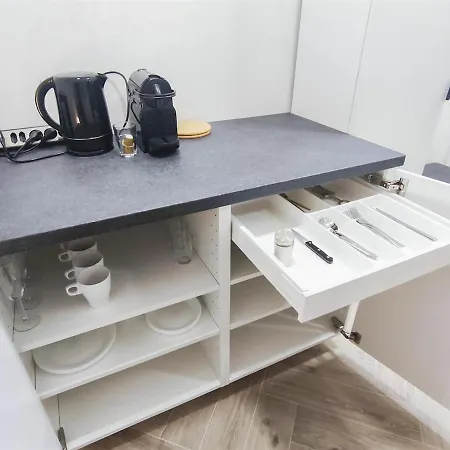 Alfa Einzelzimmer Teeküche Porsche Bosch L Gemeinschaftsbad Wifi Smarttv L Single With Kitchenette&shared Bathroom Bs21a10 Stuttgart
