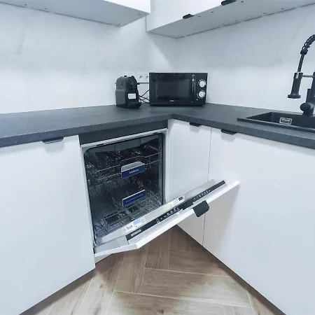 Alfa Einzelzimmer Teeküche Porsche Bosch L Gemeinschaftsbad Wifi Smarttv L Single With Kitchenette&shared Bathroom Bs21a10 Apartment